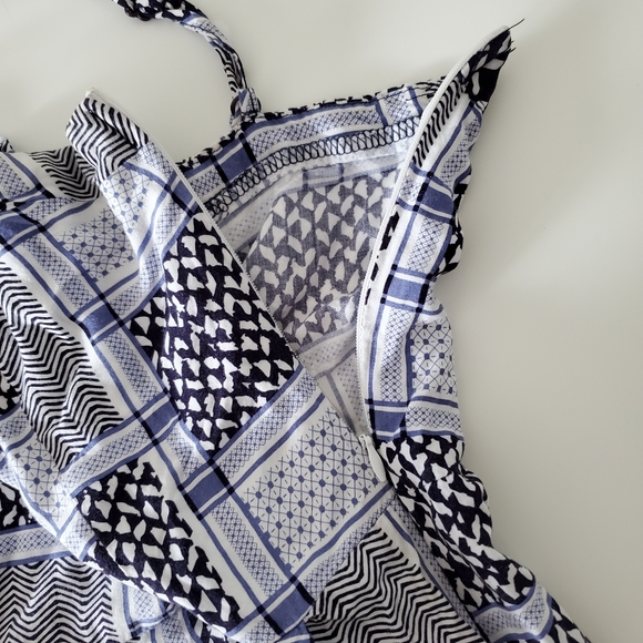 Patterned Romper - Picture 3 of 7